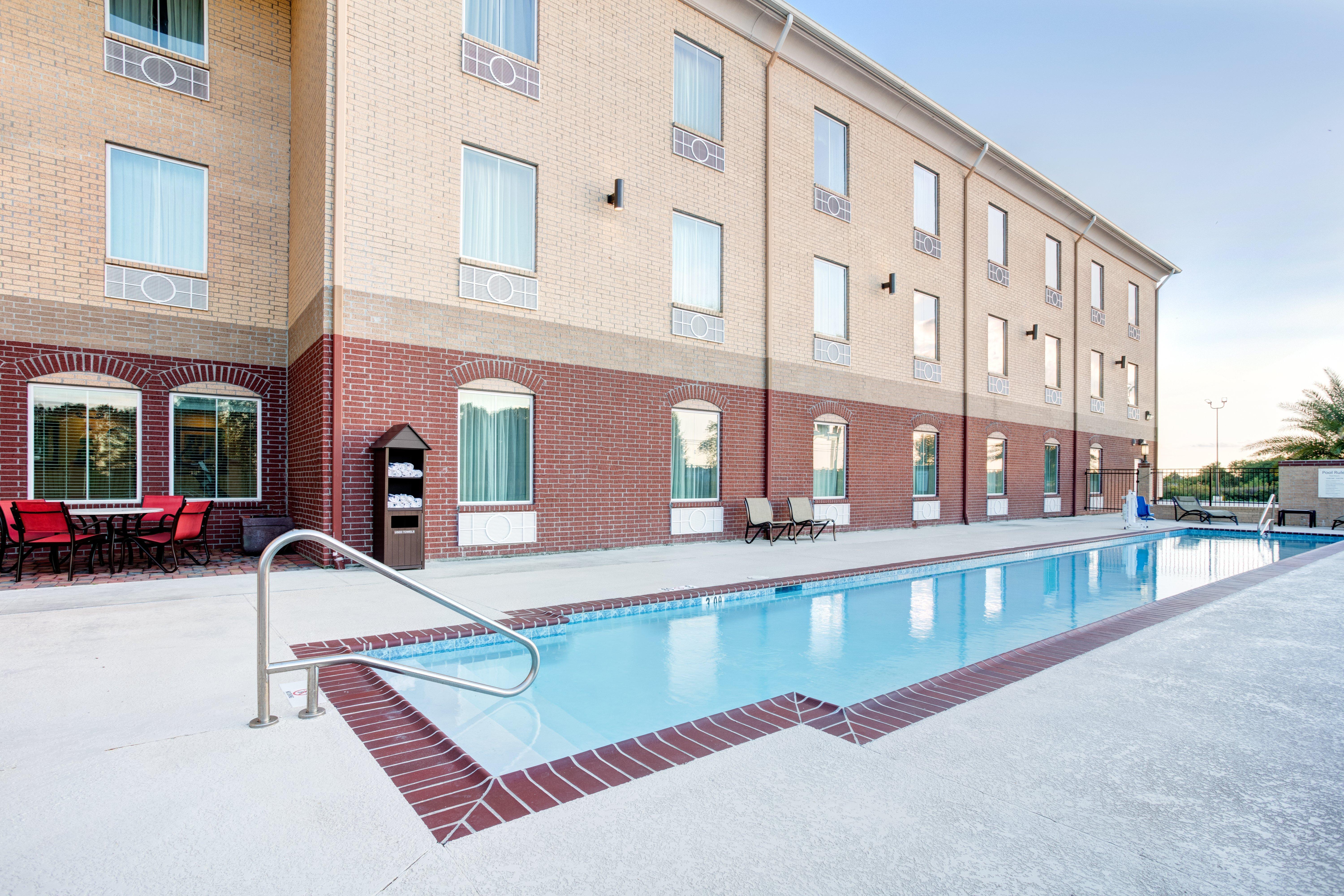 Holiday Inn Express & Suites Raceland - Highway 90 By Ihg Eksteriør billede